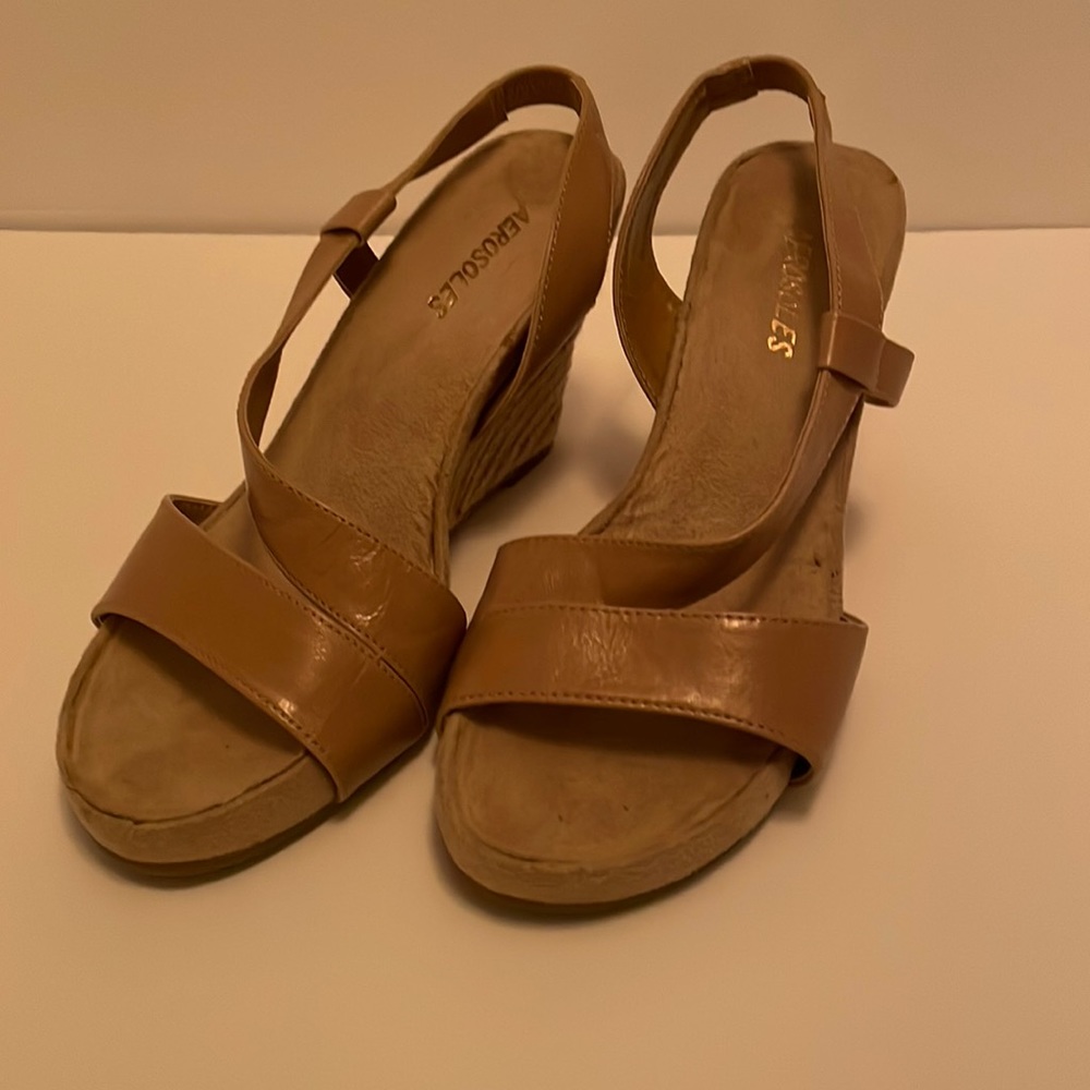 Aerosoles Plush Baby tan leather wedge sandal size 7 1/2